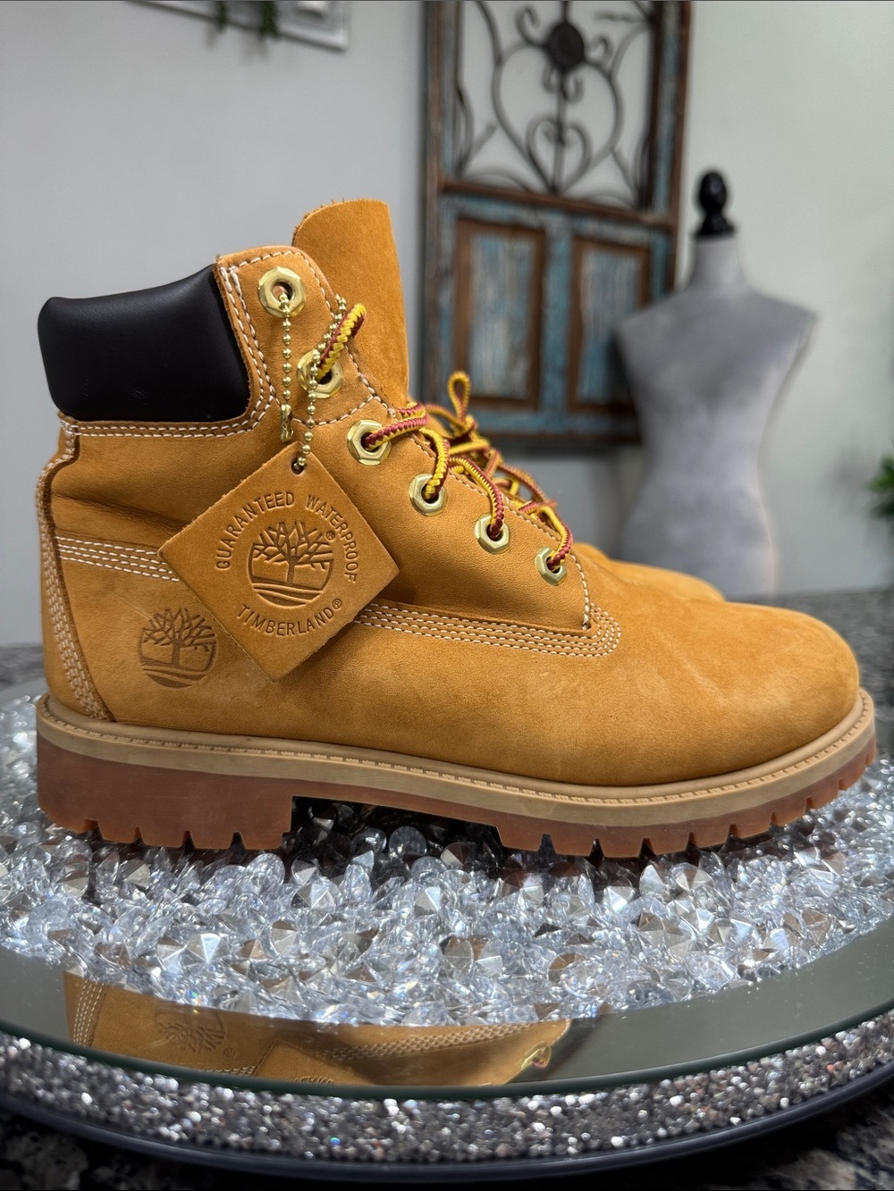 Timberland Classic Wheat Nubuck 6" Work Boot with Black Collar EUC M 5.5 W7.5
